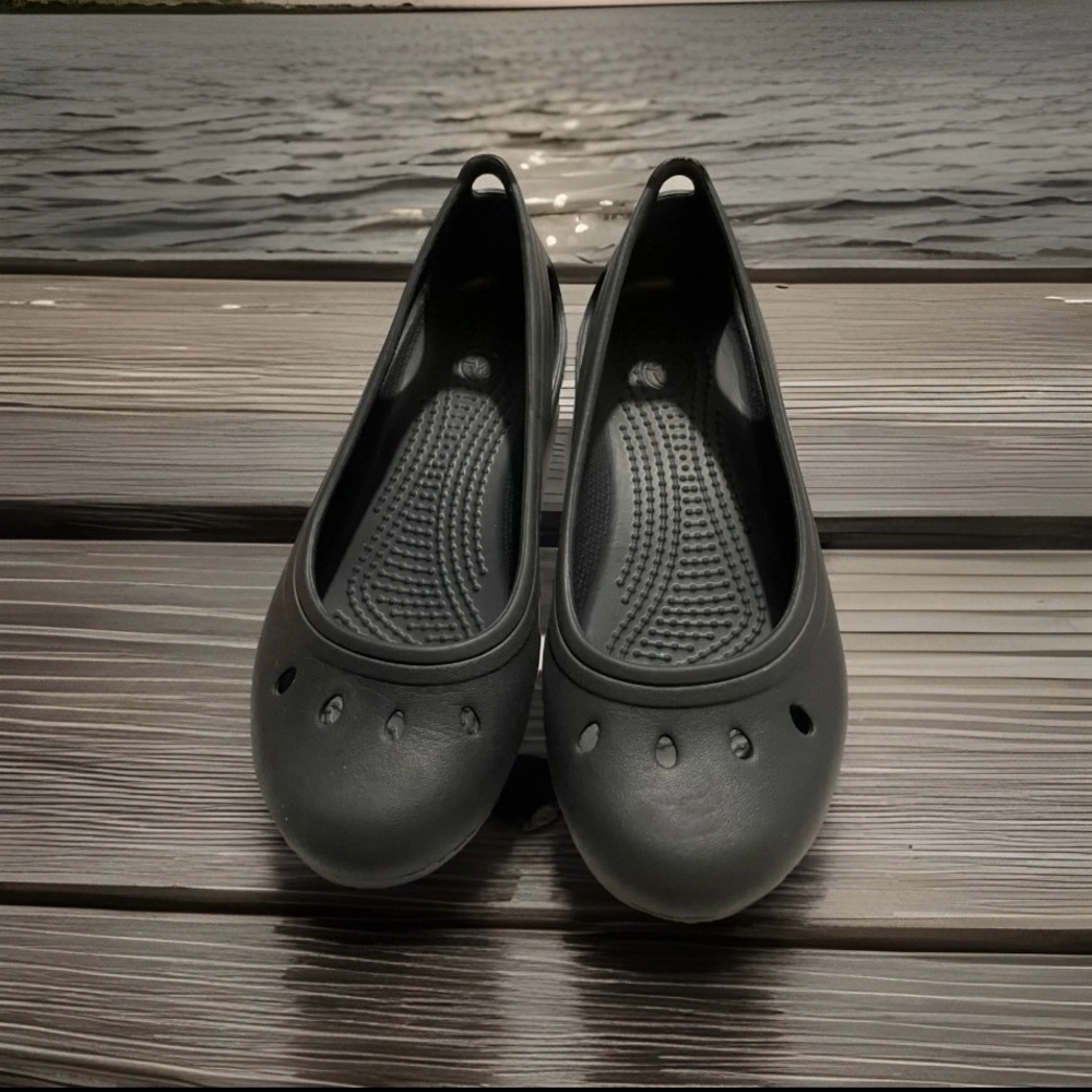 CROCS KADEE Ballet
Flats w/ Cut Out Slip On
Shoes Black J1